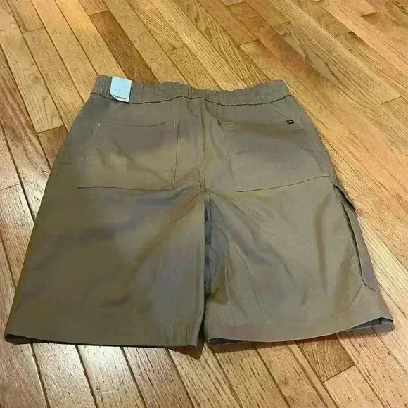 CAT Men's Cargo Shorts Size M Kelp/Maroon Elastic Waist Multiple Pockets - Picture 8 of 9